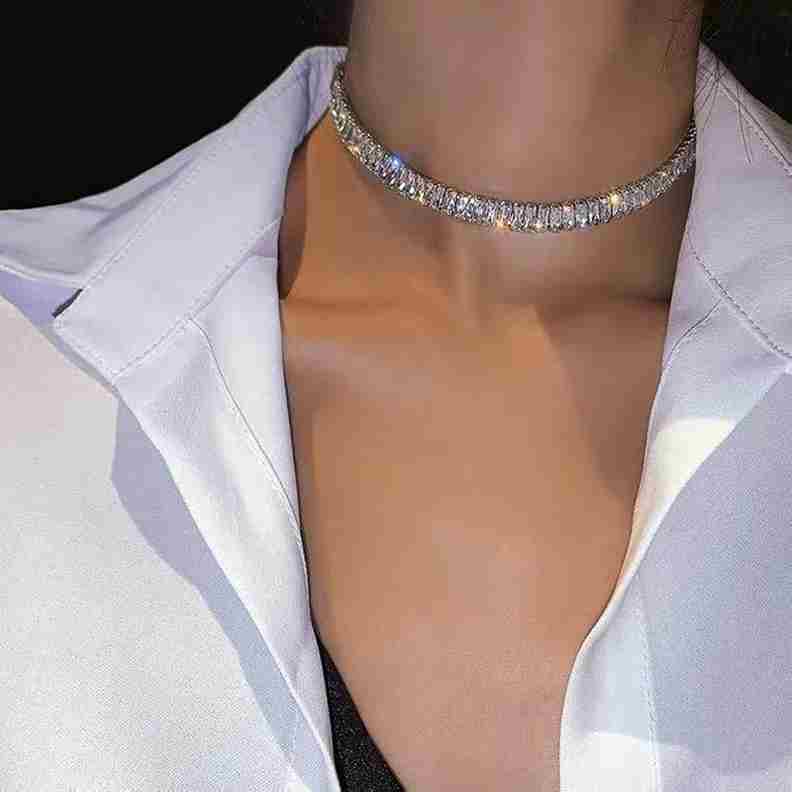 collar adonis