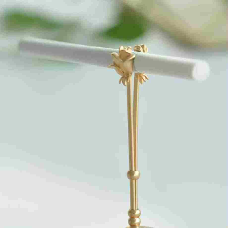 Anillo sostenedor de hierba o tabaco Cronos